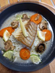 Lieu bouillon thai, citron, champignons, carotte et riz basmati